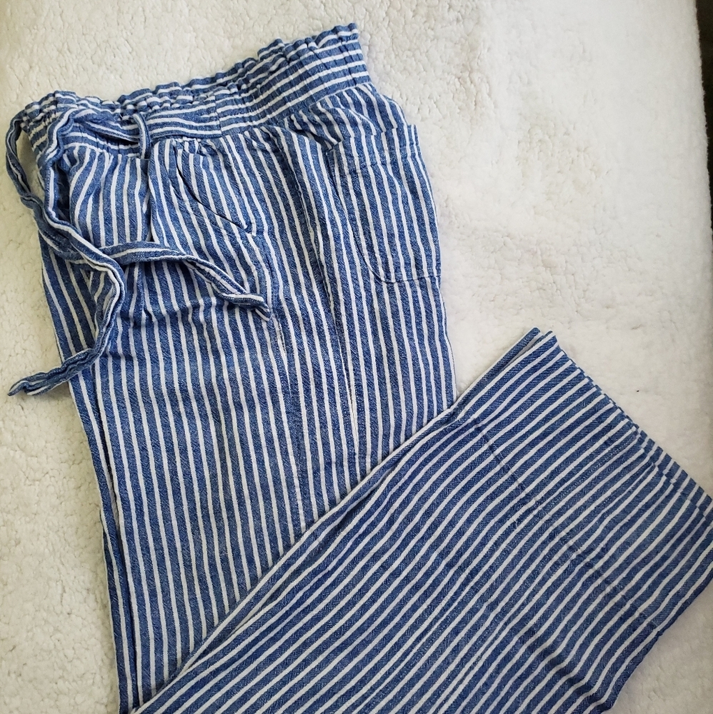 🏷MAKE AN OFFER wide leg pants